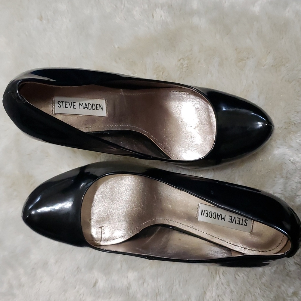 Steve Madden black platform heels